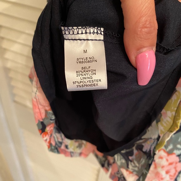 Fashion Nova floral romper size M NWT - Picture 9 of 10